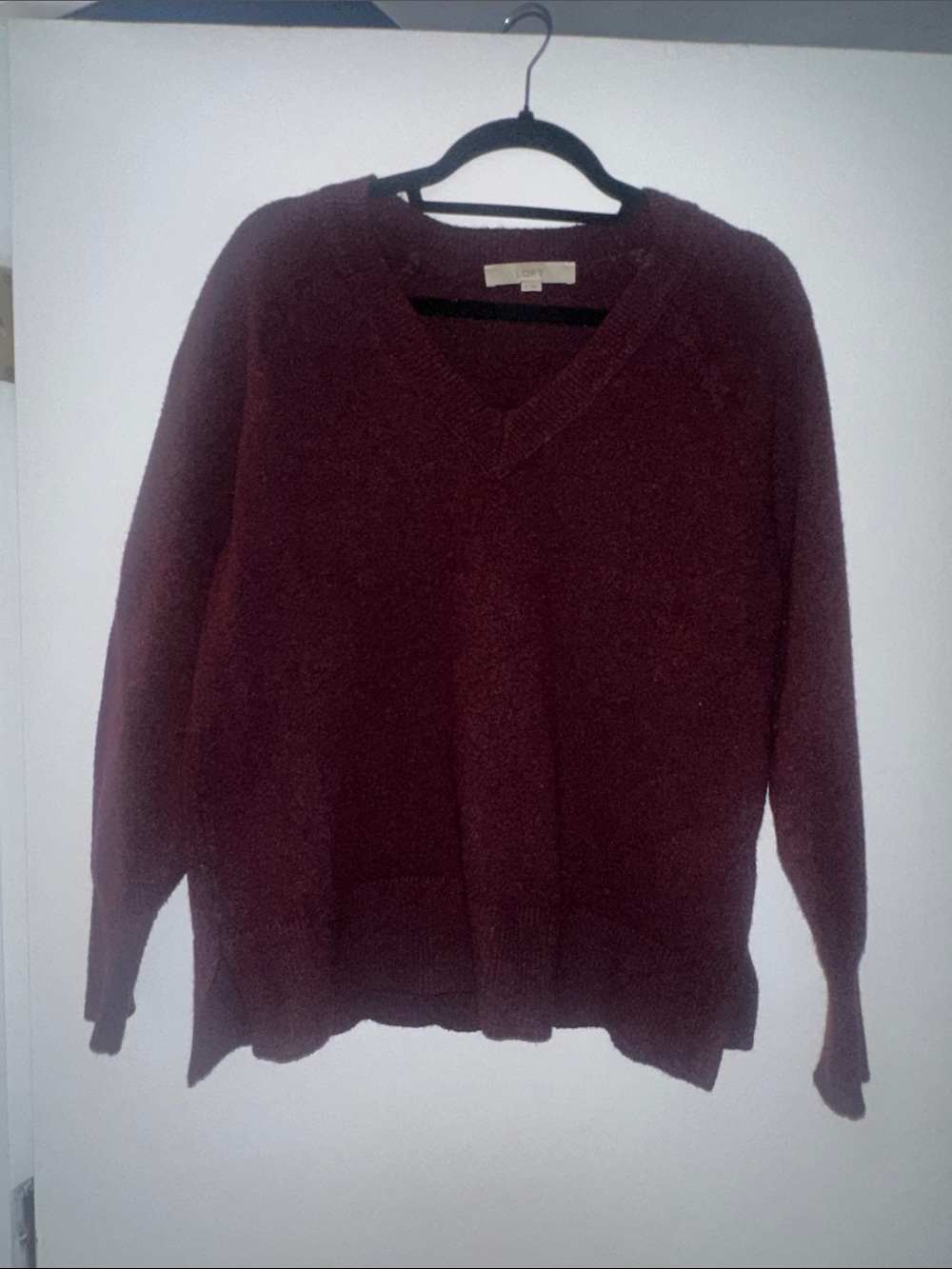LOFT Women's V-Neck Sweater - Wine